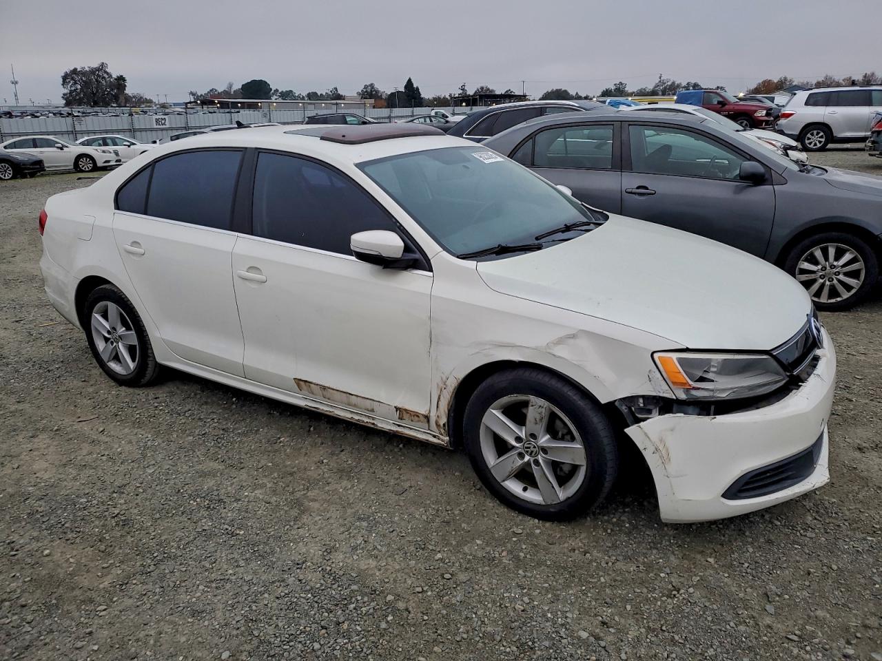 2013 VOLKSWAGEN JETTA TDI photo 4