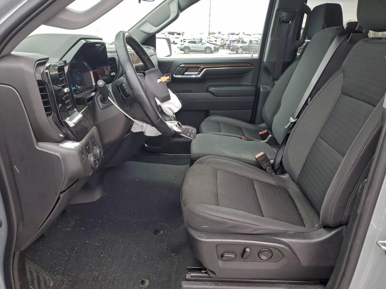2024 CHEVROLET SILVERADO K1500 LT-L photo 13
