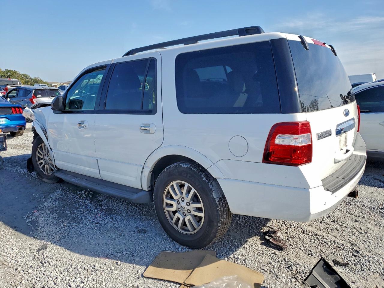 2012 FORD EXPEDITION XLT photo 3