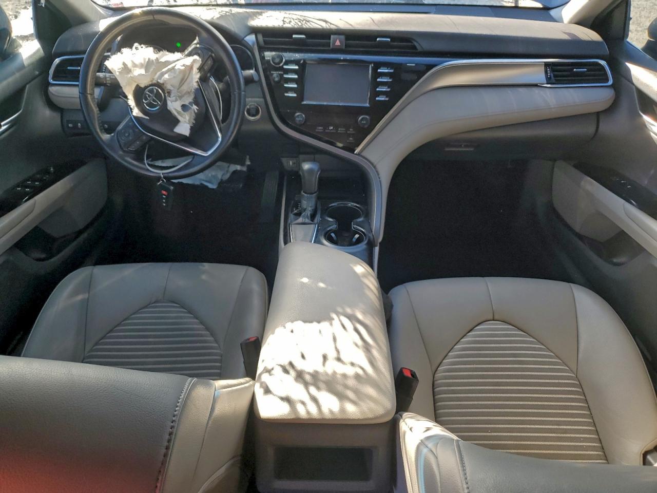 2018 TOYOTA CAMRY SE photo 22