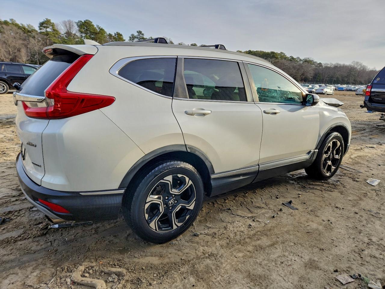 2017 HONDA CR-V TOURING photo 3