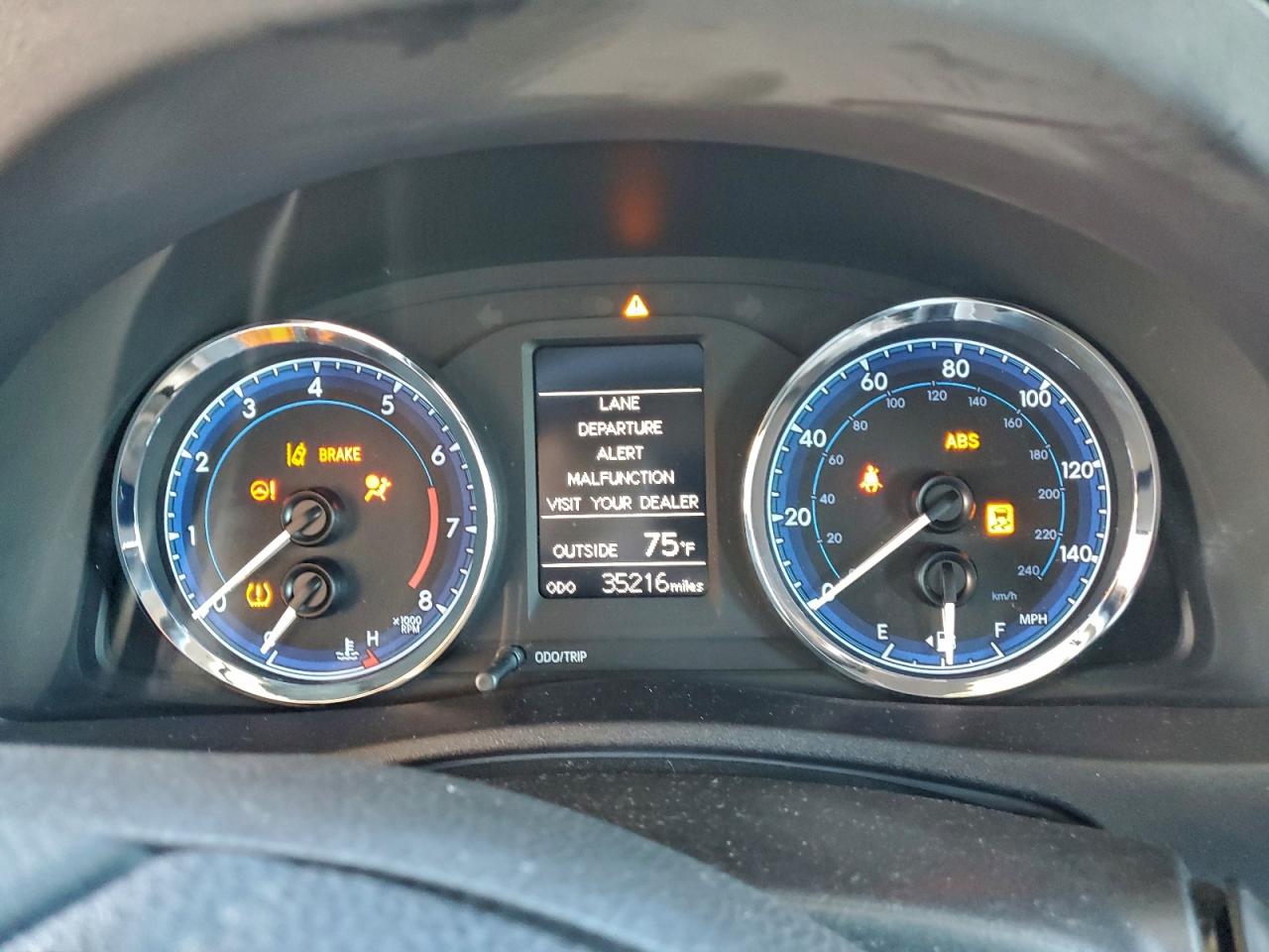 2017 TOYOTA COROLLA L photo 9