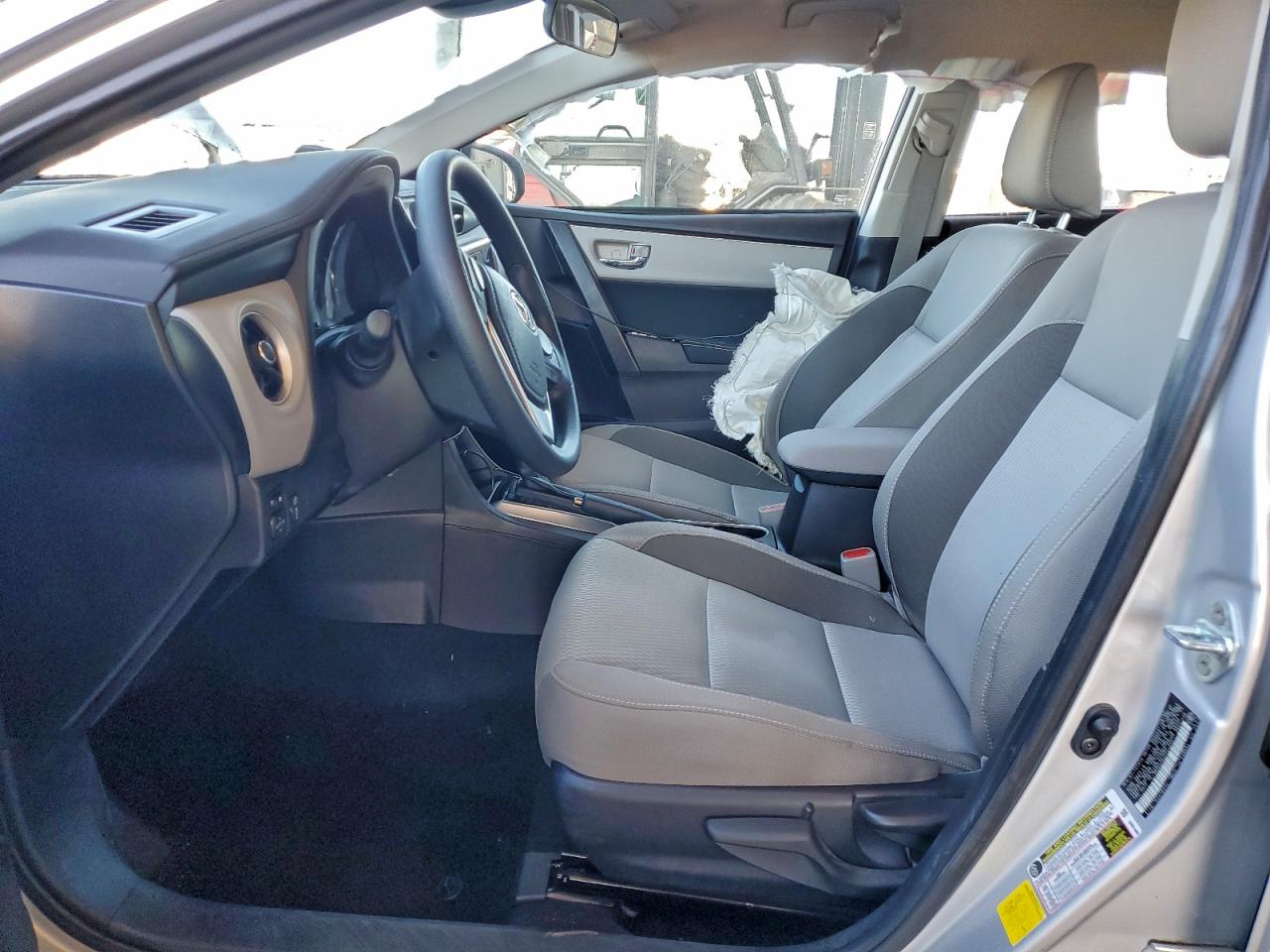 2017 TOYOTA COROLLA L photo 7