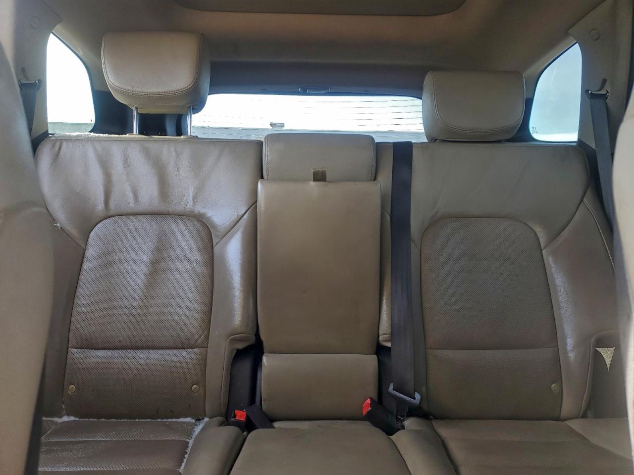 2016 HYUNDAI SANTA FE SE photo 10