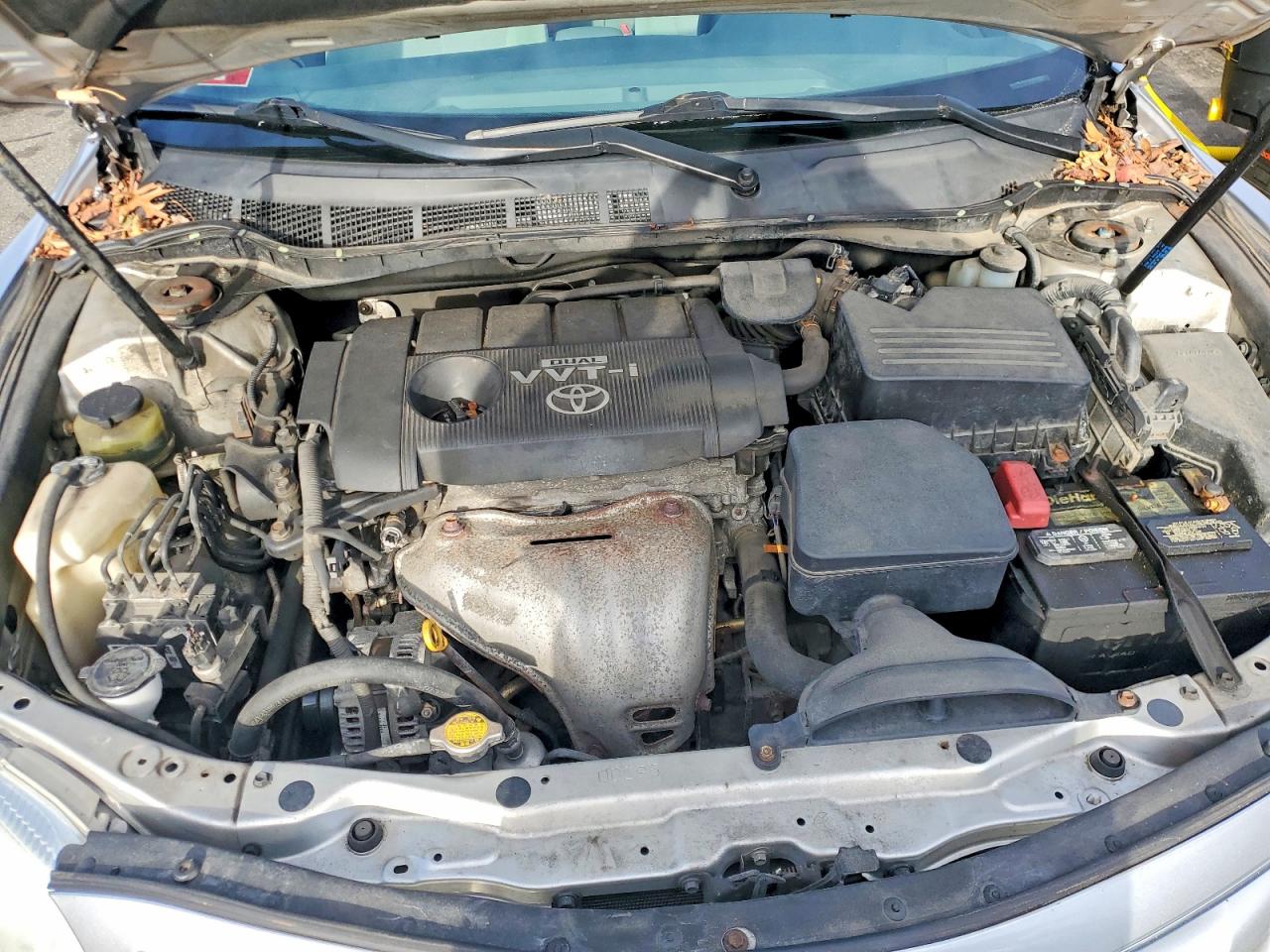2010 TOYOTA CAMRY LE photo 11