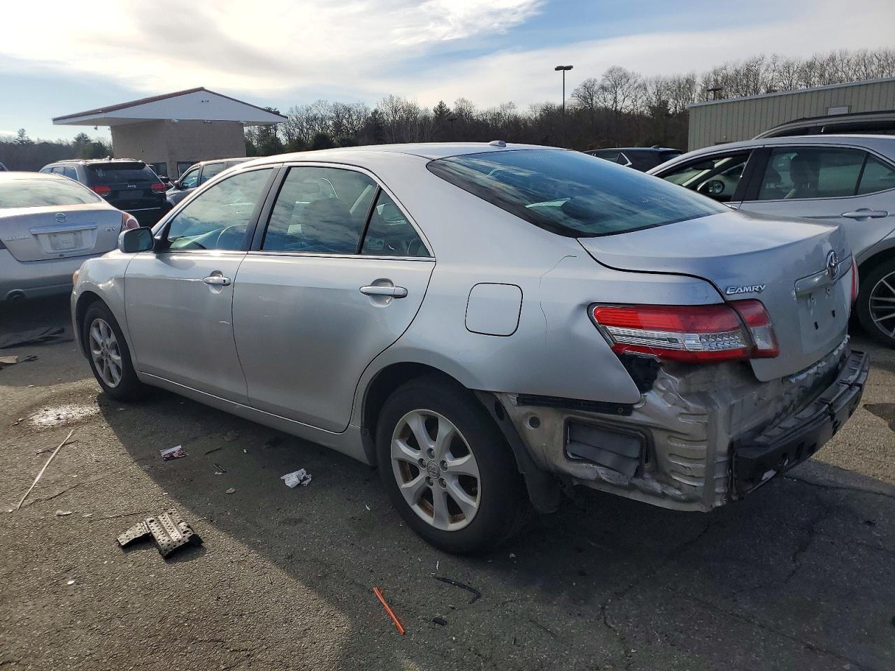 2010 TOYOTA CAMRY LE photo 2