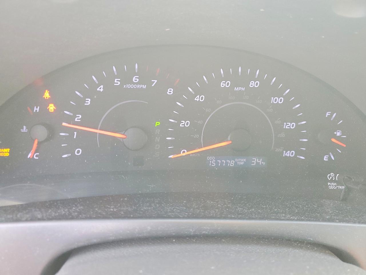 2010 TOYOTA CAMRY LE photo 9