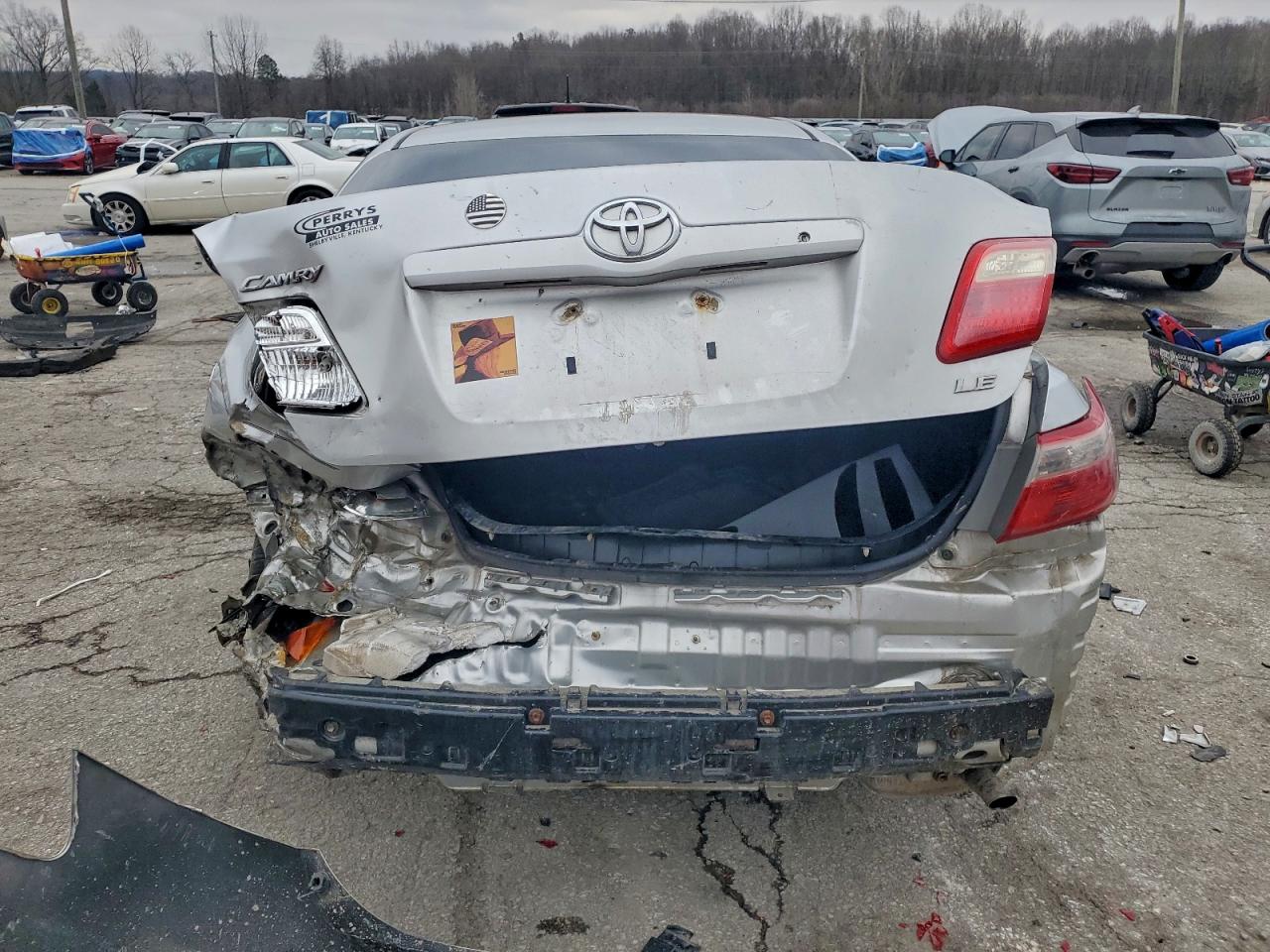 2009 TOYOTA CAMRY LE photo 16