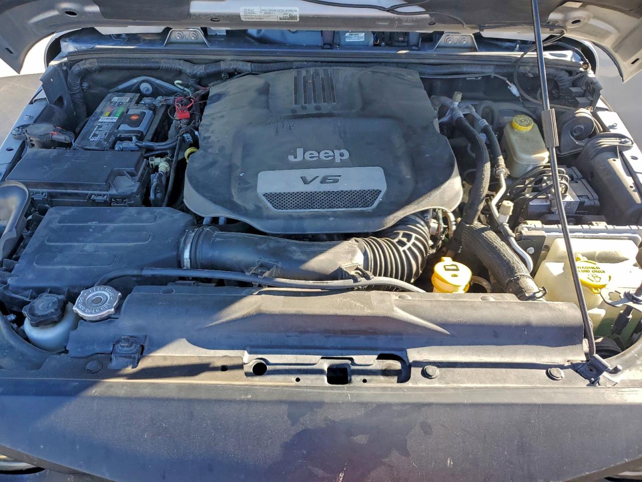 2016 JEEP WRANGLER UNLIMITED SAHARA photo 31