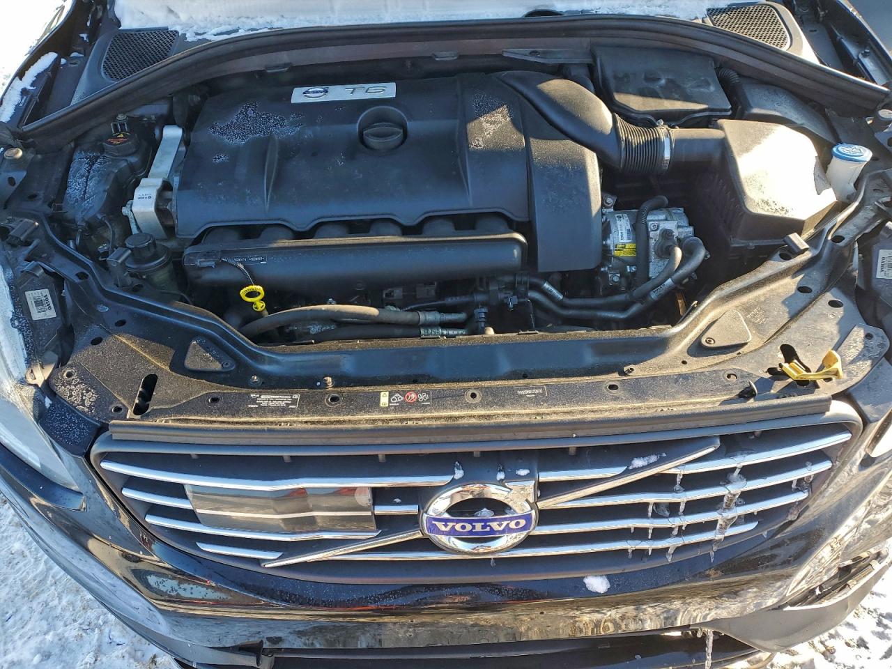 2015 VOLVO XC60 photo 12