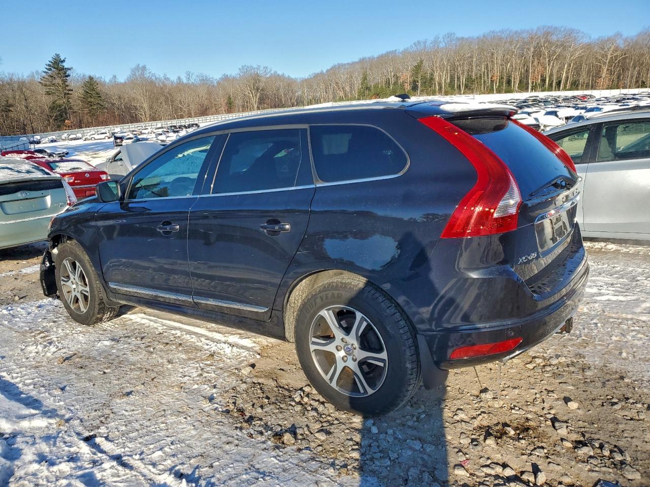 2015 VOLVO XC60 photo 2