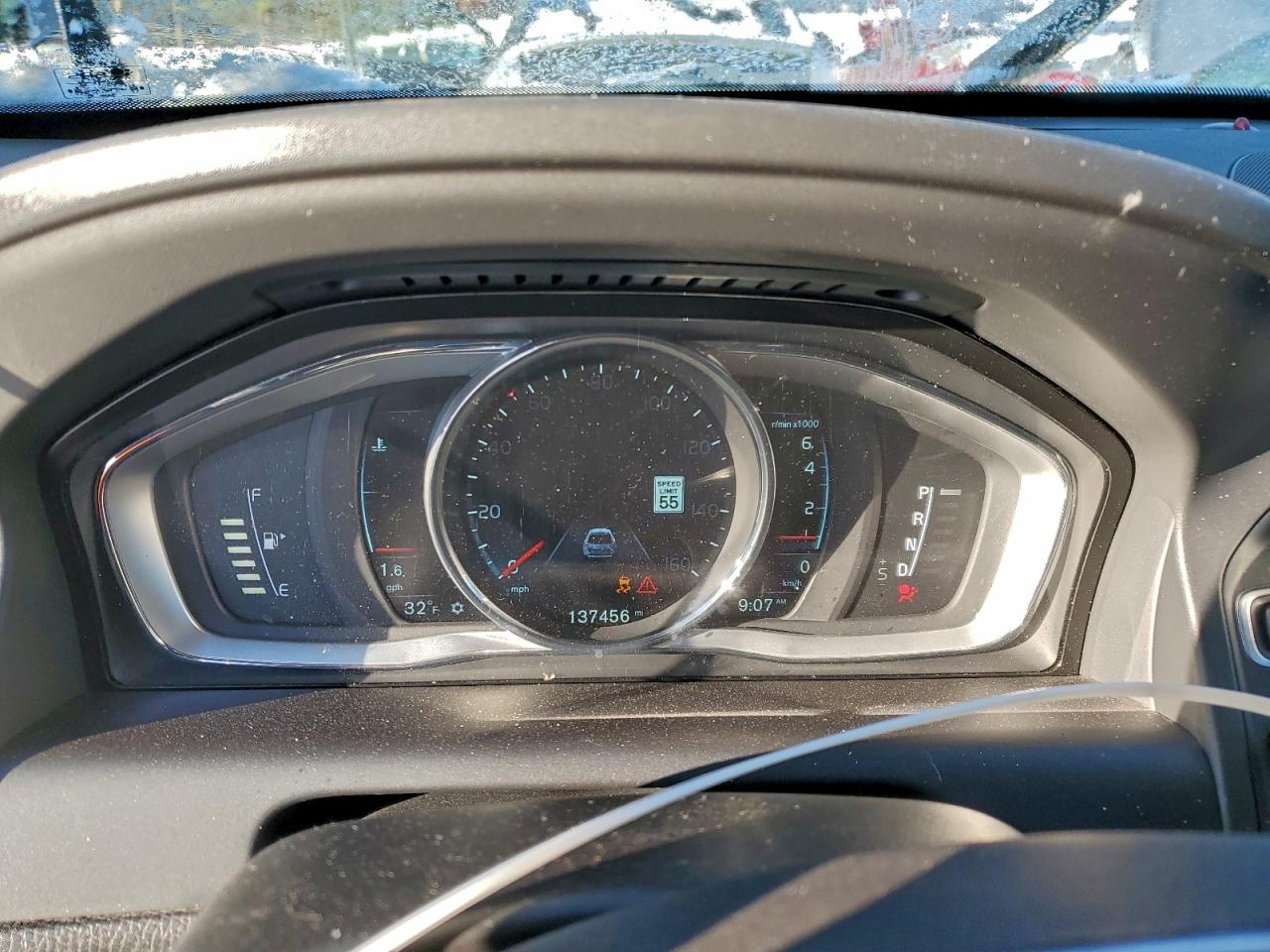 2015 VOLVO XC60 photo 9