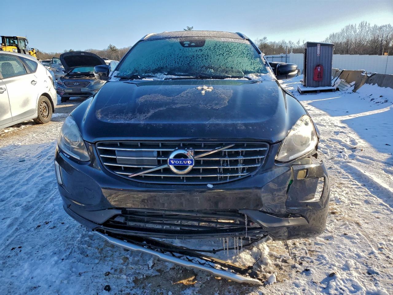 2015 VOLVO XC60 photo 5