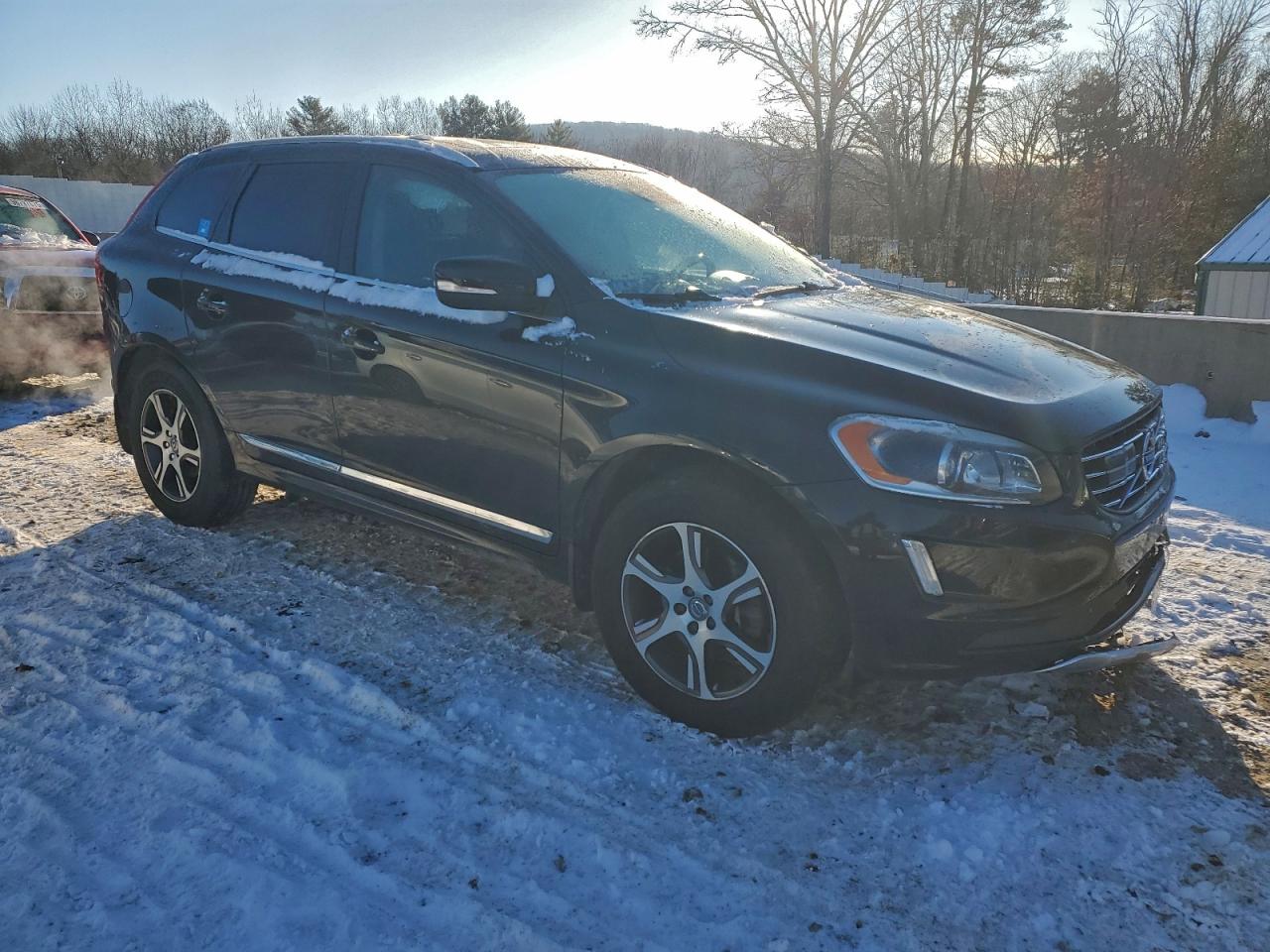 2015 VOLVO XC60 photo 4