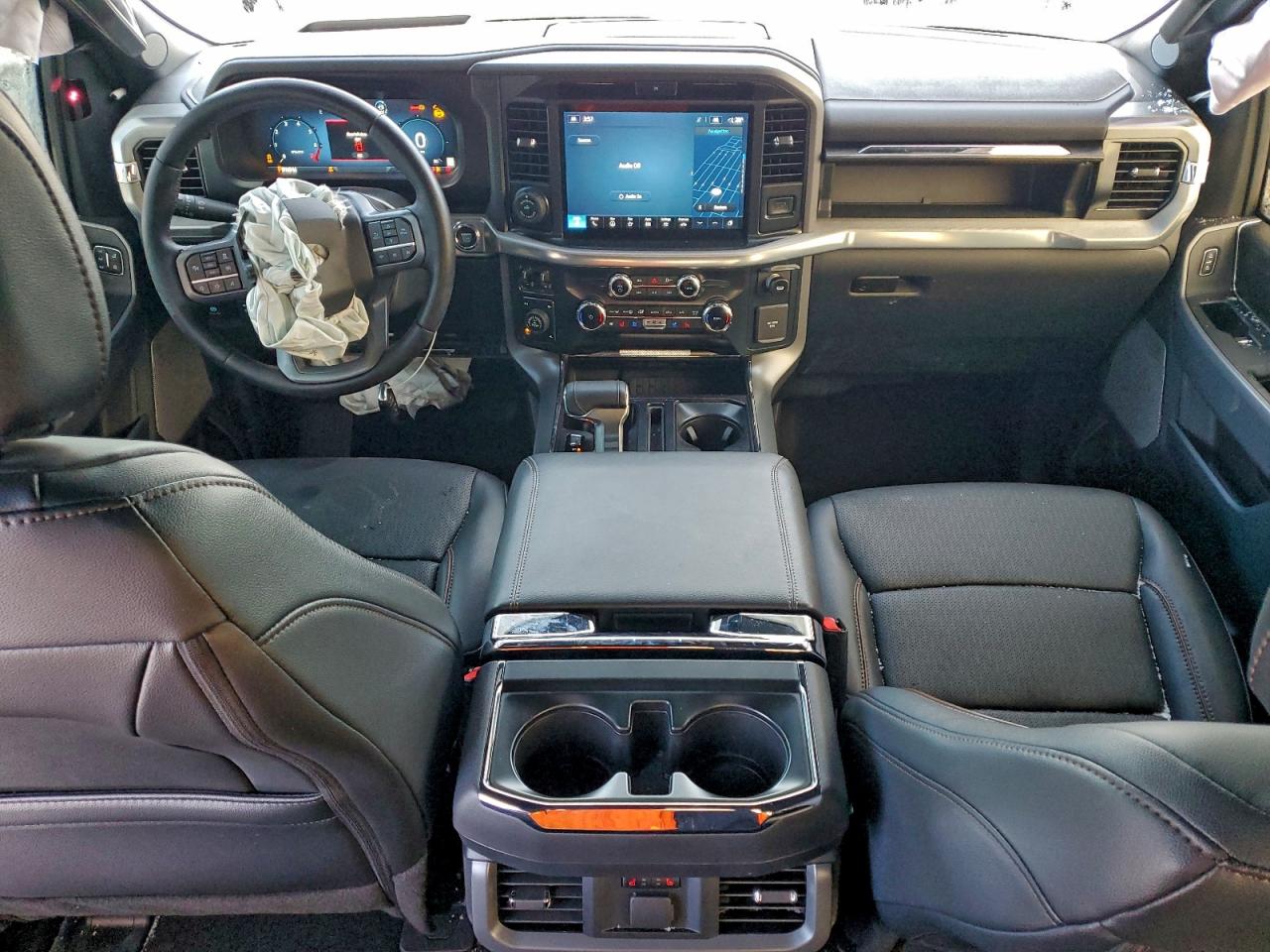 2025 FORD F150 LARIAT photo 8