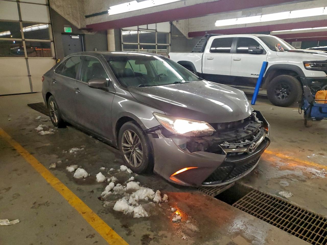 2015 TOYOTA CAMRY LE photo 7