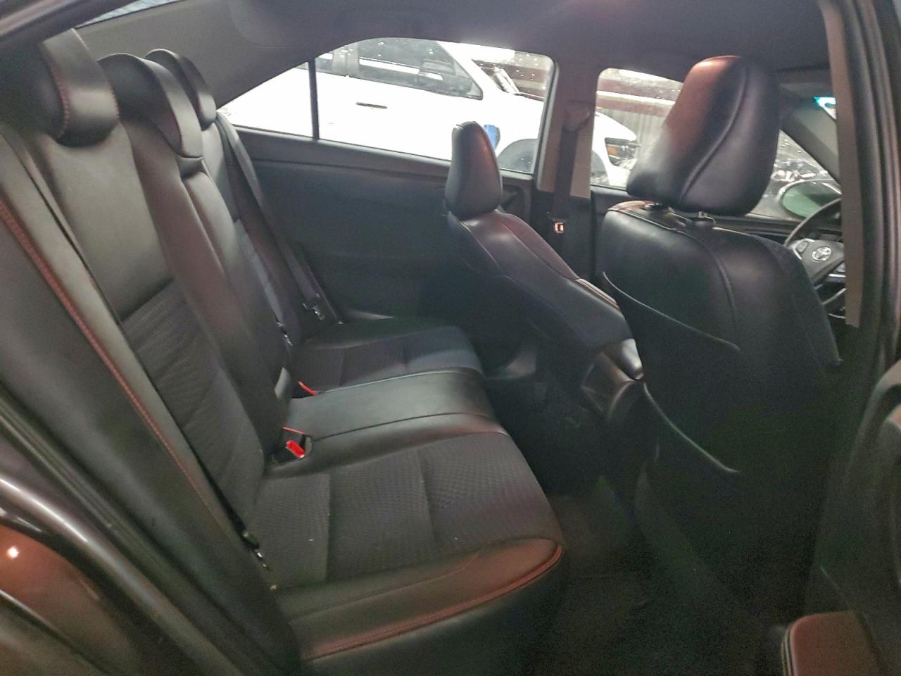 2015 TOYOTA CAMRY LE photo 19