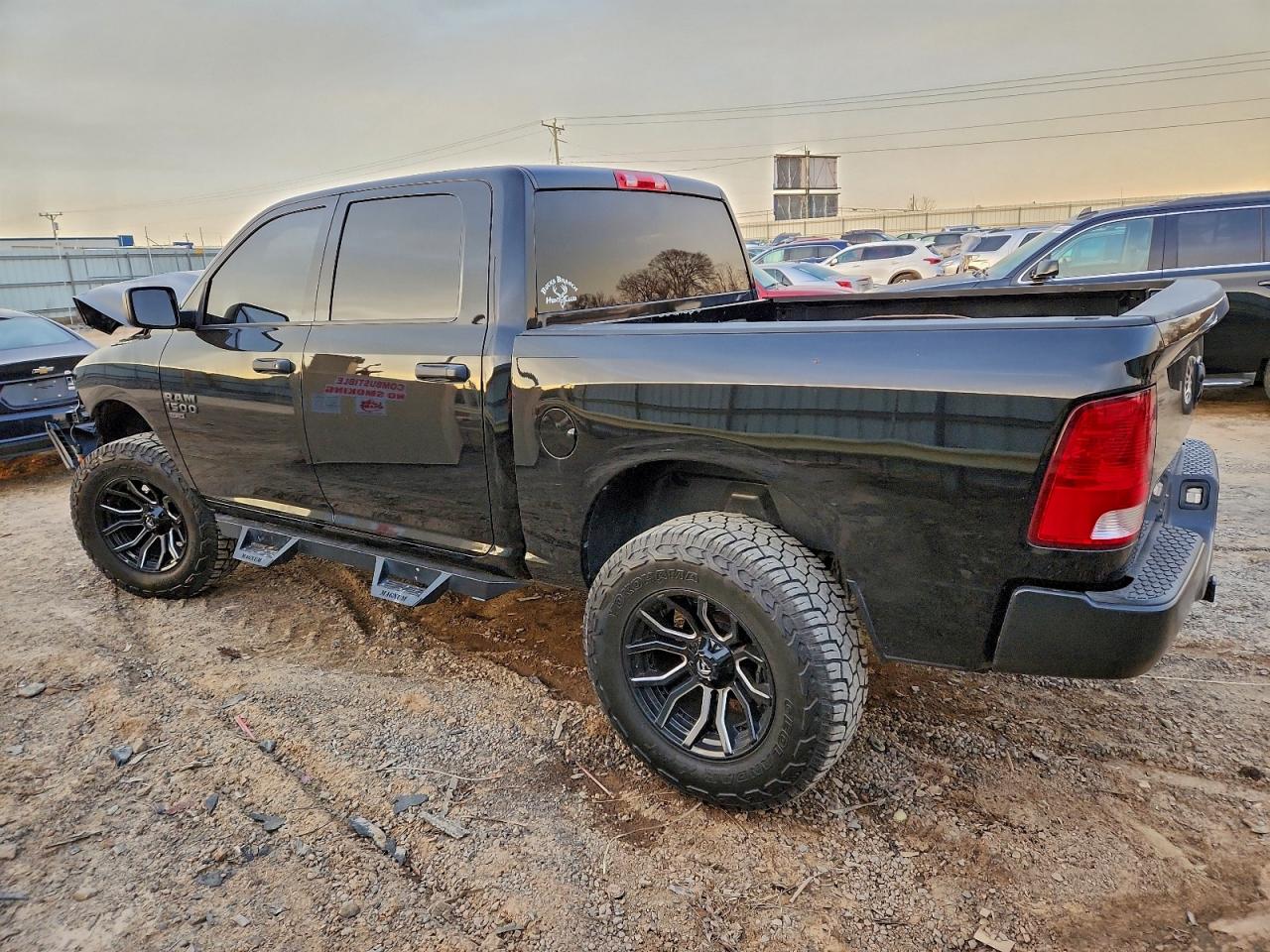 2022 RAM 1500 CLASSIC TRADESMAN photo 2