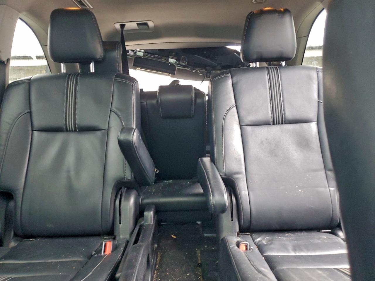 2017 TOYOTA HIGHLANDER SE photo 28