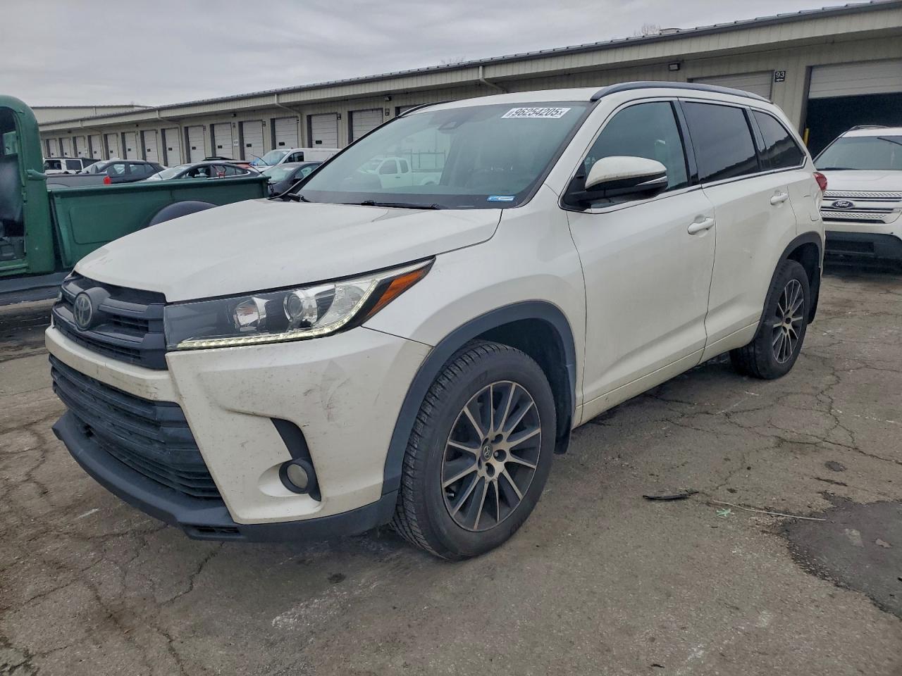 2017 TOYOTA HIGHLANDER