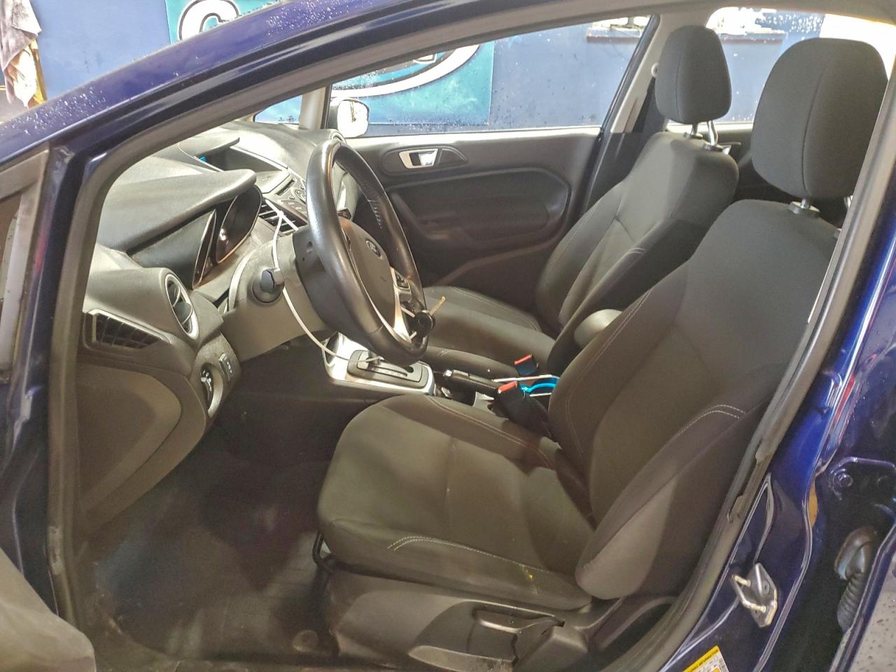 2016 FORD FIESTA SE photo 19
