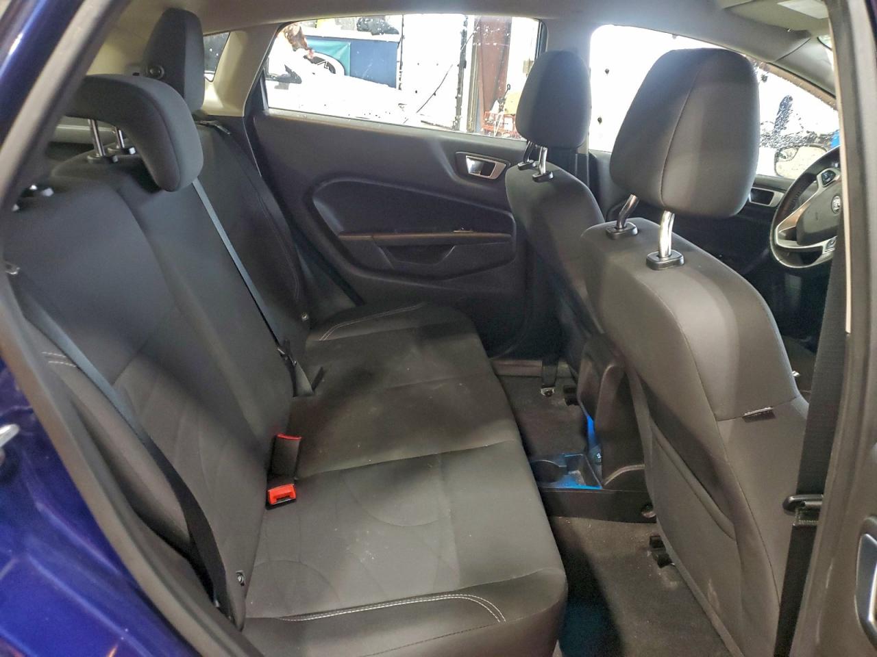 2016 FORD FIESTA SE photo 28