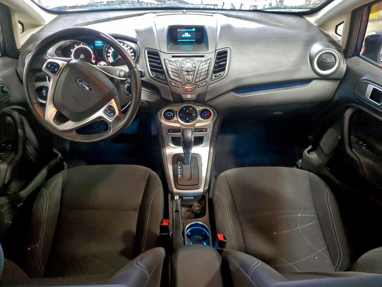 2016 FORD FIESTA SE photo 22