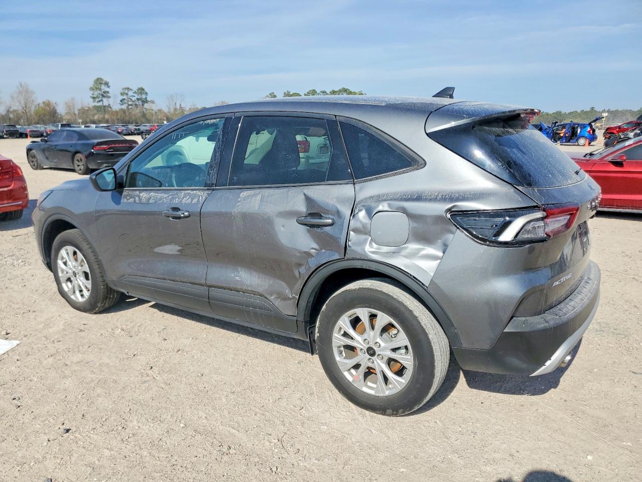 2025 FORD ESCAPE ACTIVE photo 3