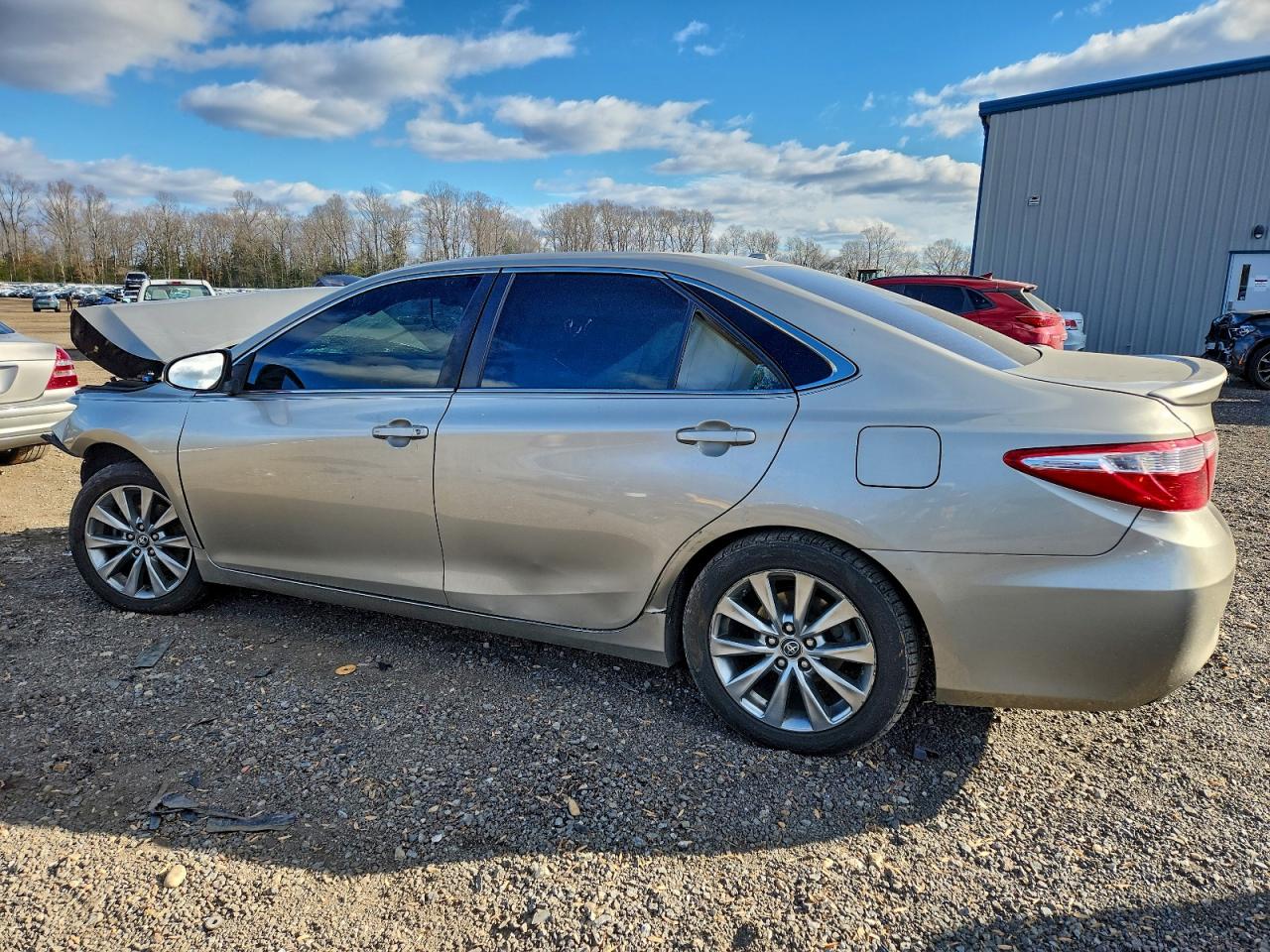 2016 TOYOTA CAMRY photo 3