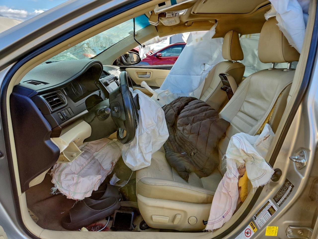 2016 TOYOTA CAMRY photo 13