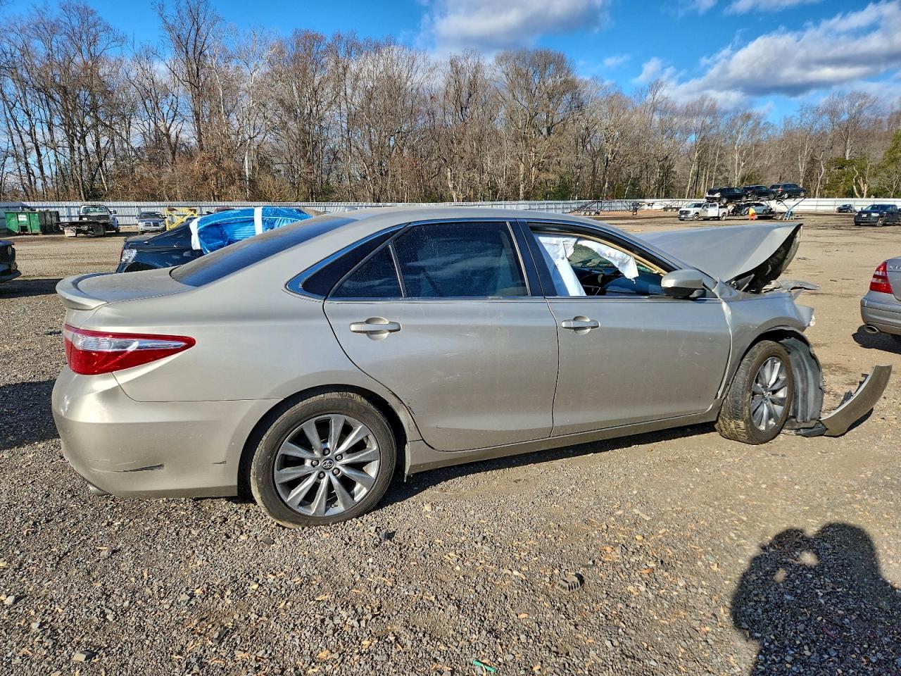 2016 TOYOTA CAMRY photo 5