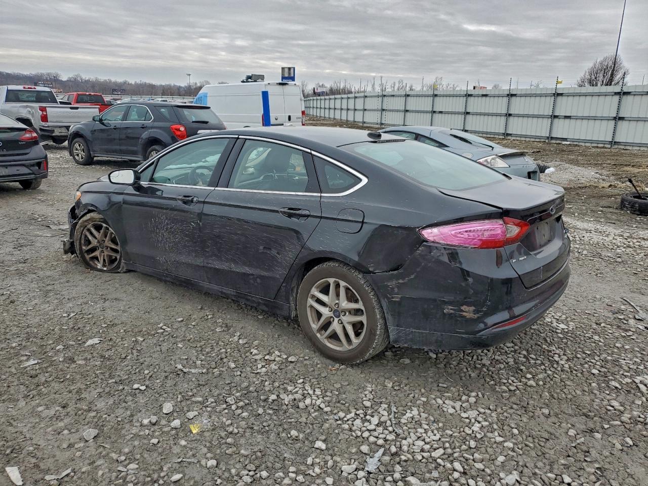 2013 FORD FUSION SE photo 4