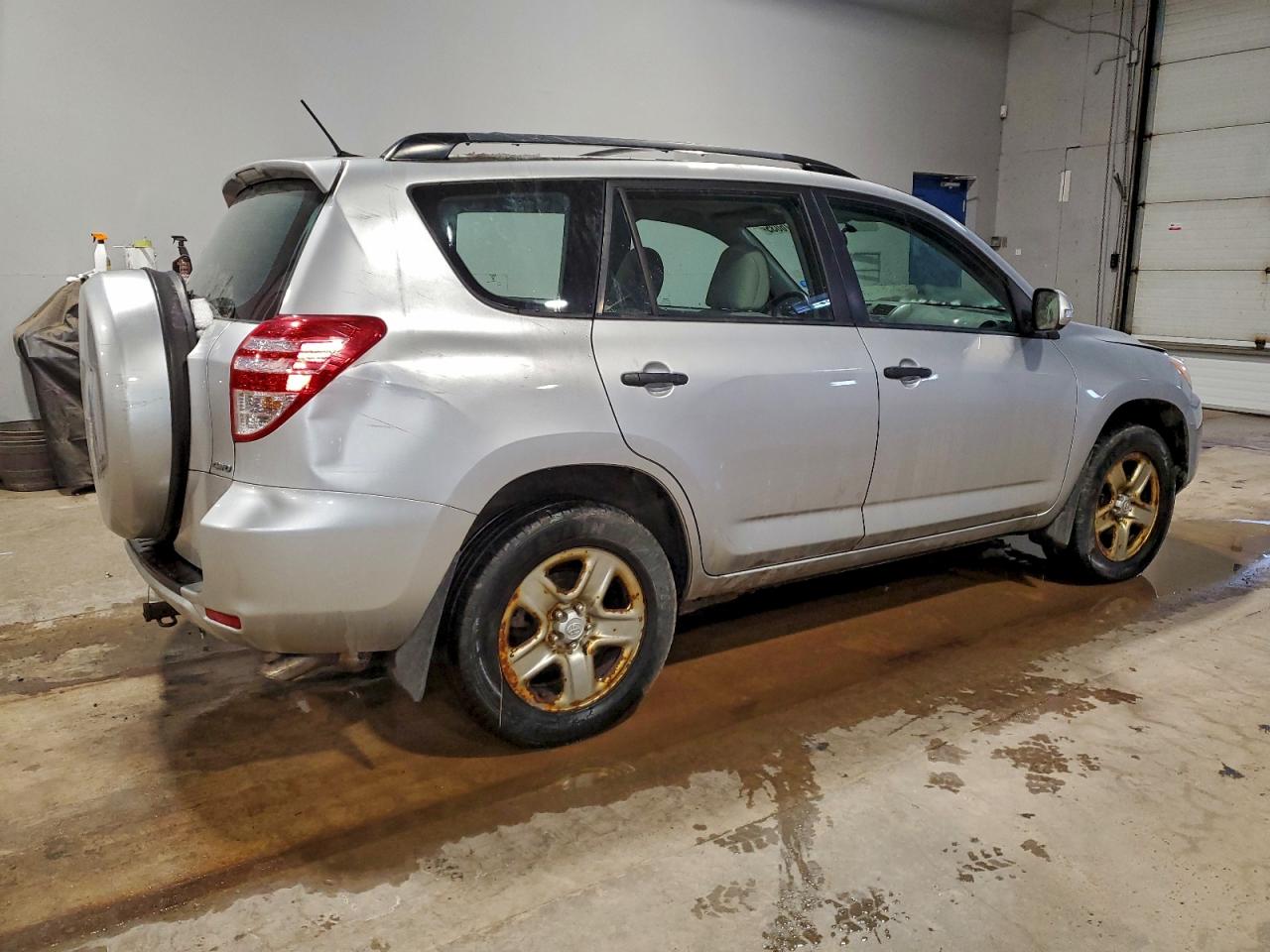 2010 TOYOTA RAV4 photo 5