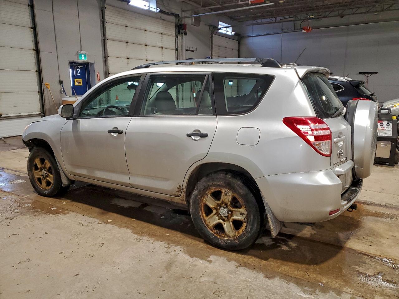 2010 TOYOTA RAV4 photo 3