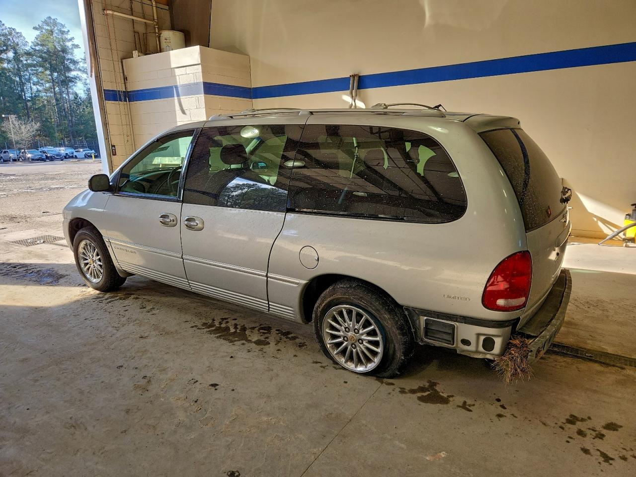 2000 CHRYSLER TOWN & COUNTRY LIMITED photo 2