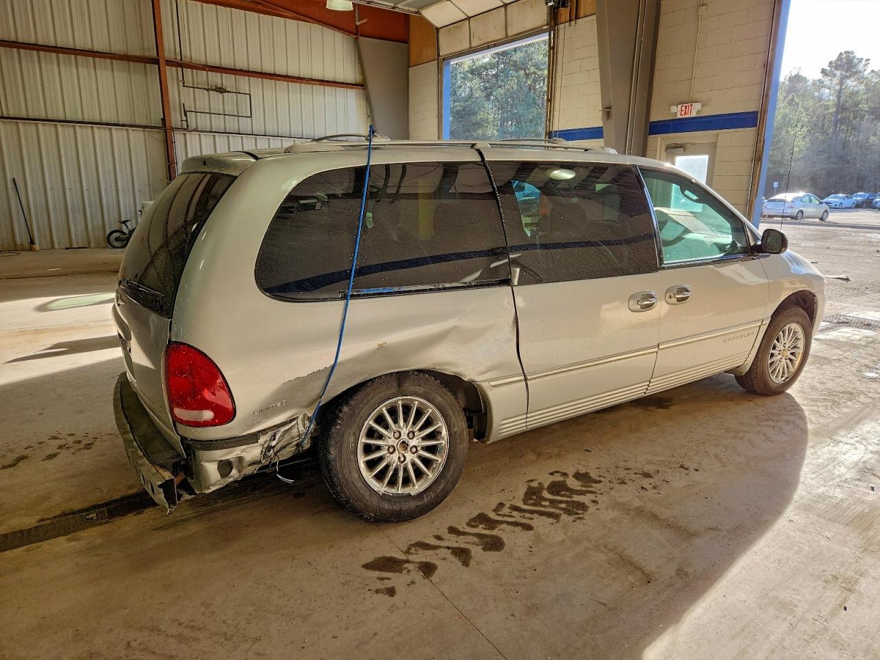 2000 CHRYSLER TOWN & COUNTRY LIMITED photo 3