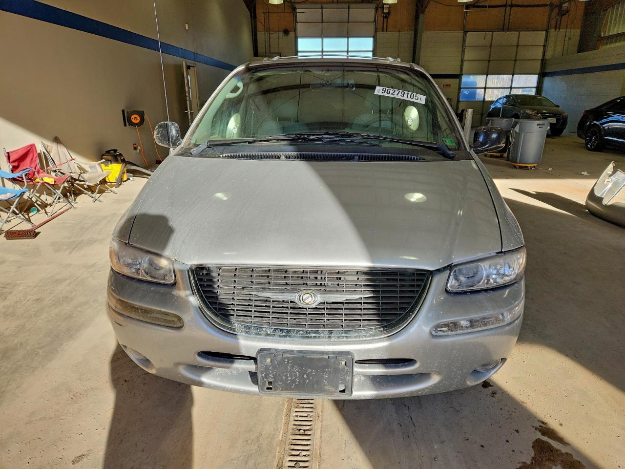 2000 CHRYSLER TOWN & COUNTRY LIMITED photo 5