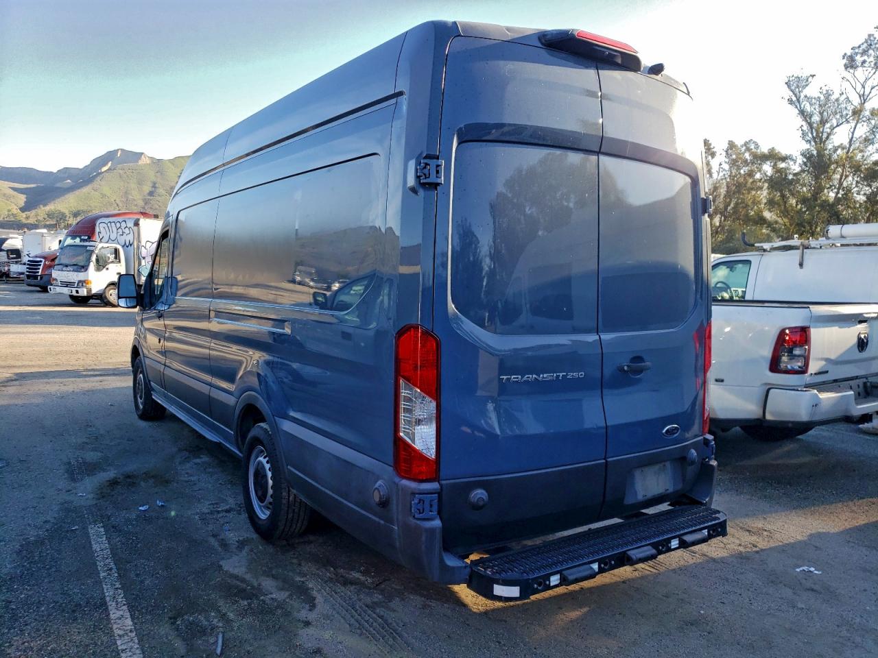 2020 FORD TRANSIT 250 DELIVERY VAN photo 2