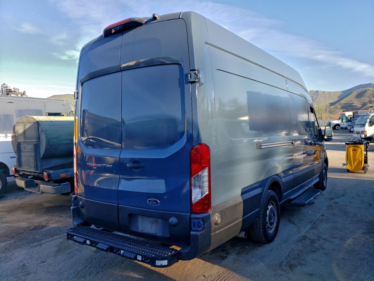 2020 FORD TRANSIT 250 DELIVERY VAN photo 3