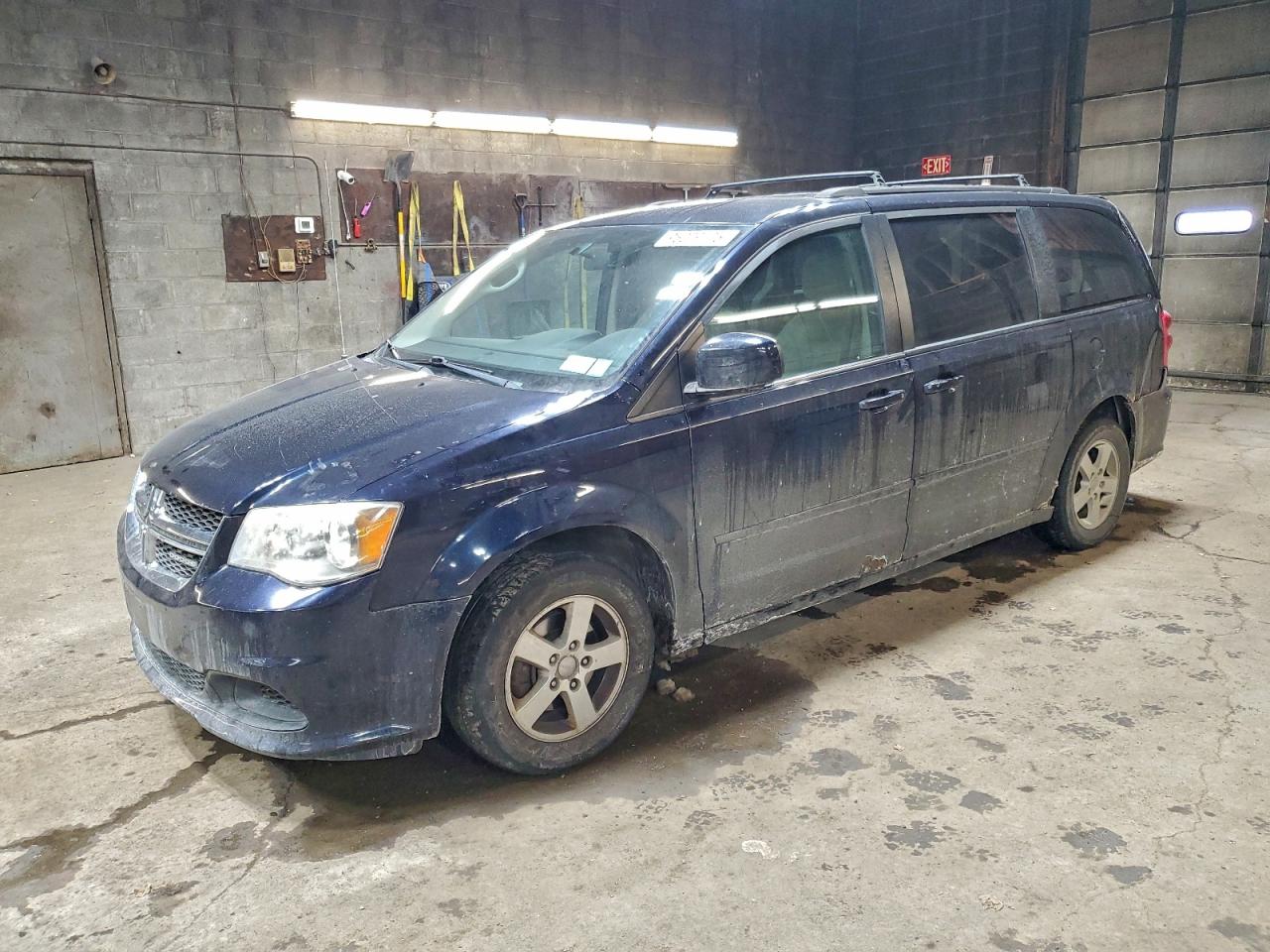 2011 DODGE GRAND CARAVAN MAINSTREET — REAR END damage — photo 1