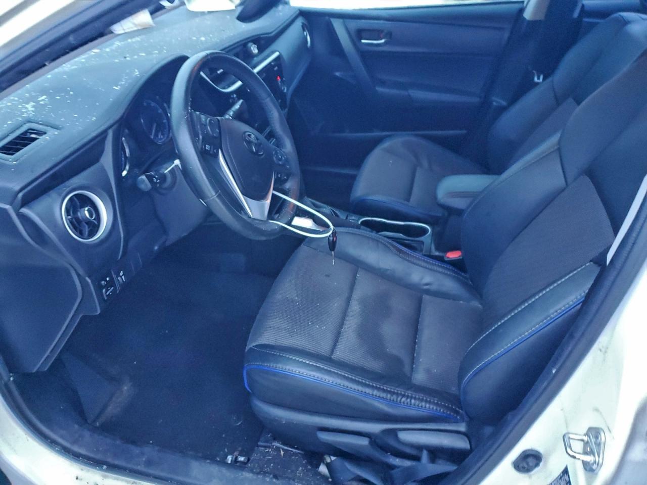 2017 TOYOTA COROLLA L photo 7