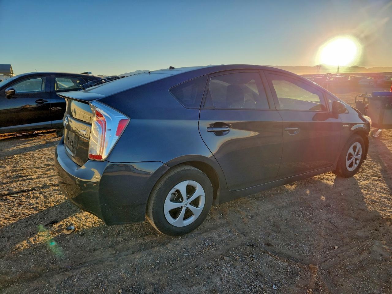 2013 TOYOTA PRIUS photo 3