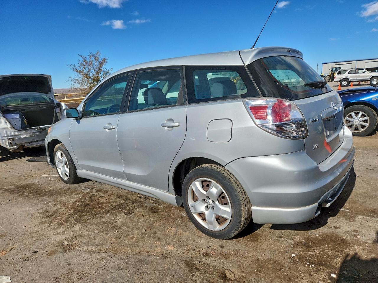2005 TOYOTA COROLLA MATRIX XR photo 3