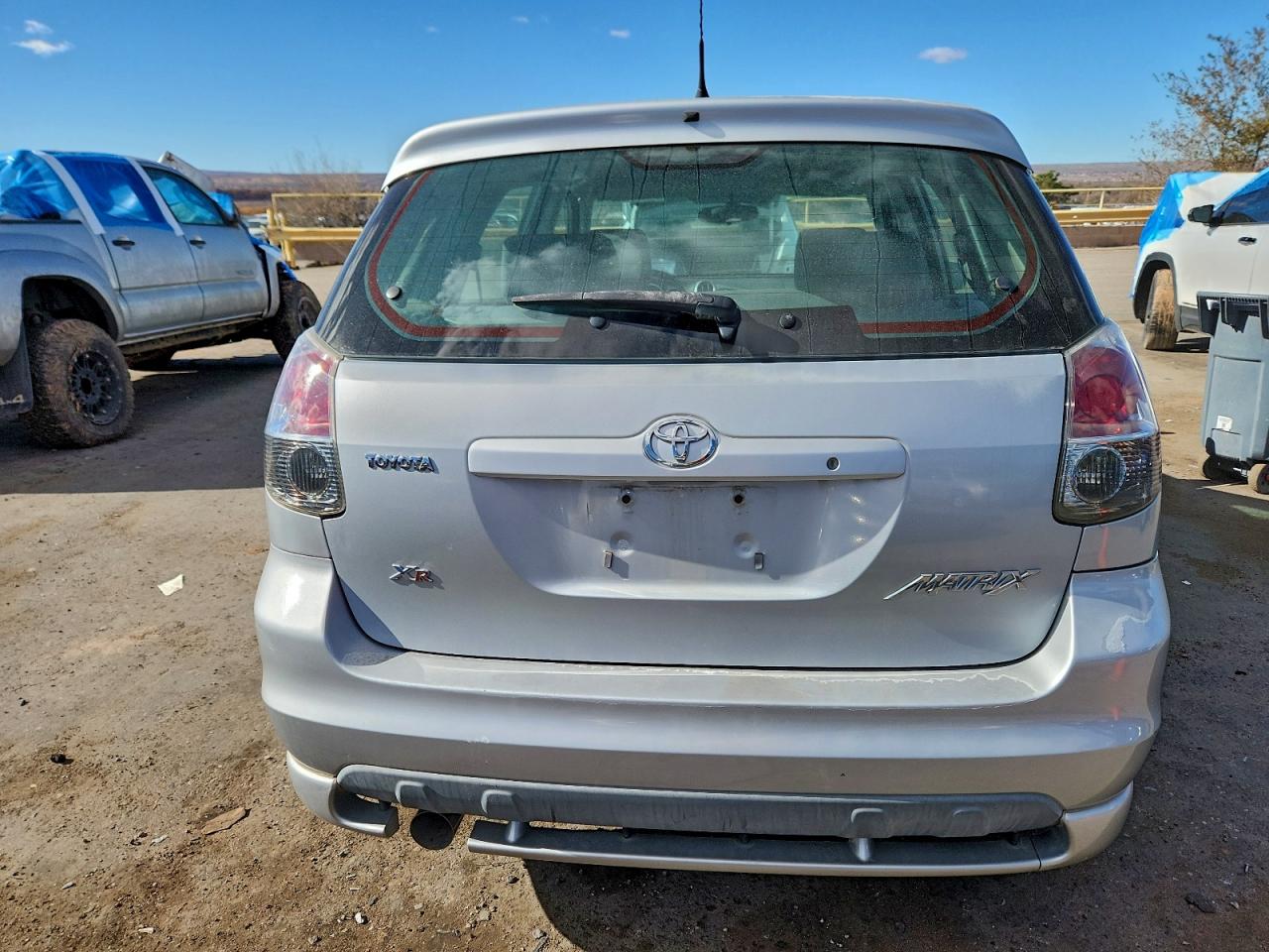 2005 TOYOTA COROLLA MATRIX XR photo 11