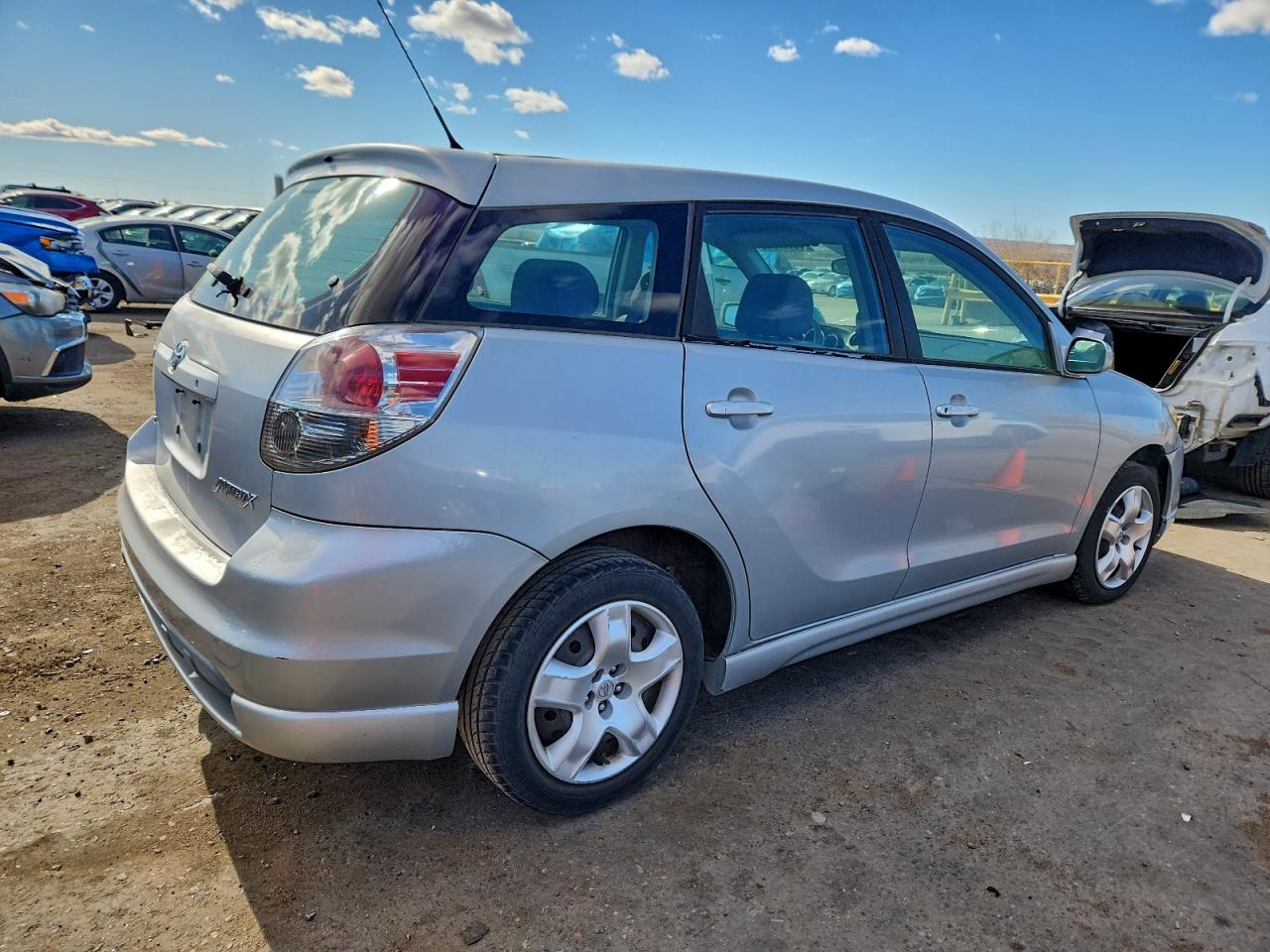 2005 TOYOTA COROLLA MATRIX XR photo 5
