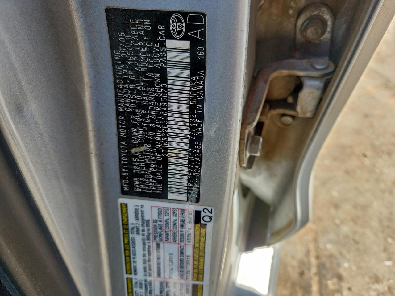 2005 TOYOTA COROLLA MATRIX XR photo 23