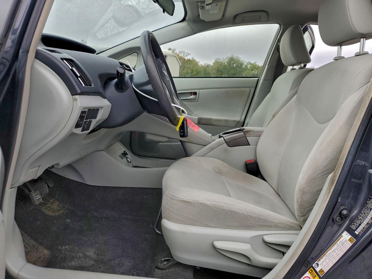 2015 TOYT PRIUS photo 7
