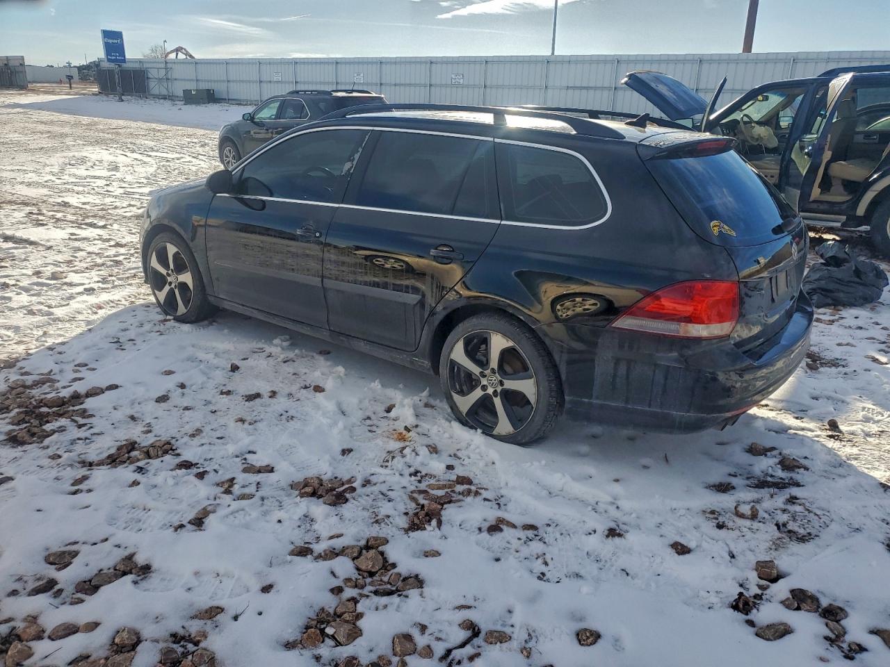 2011 VOLKSWAGEN JETTA TDI photo 2