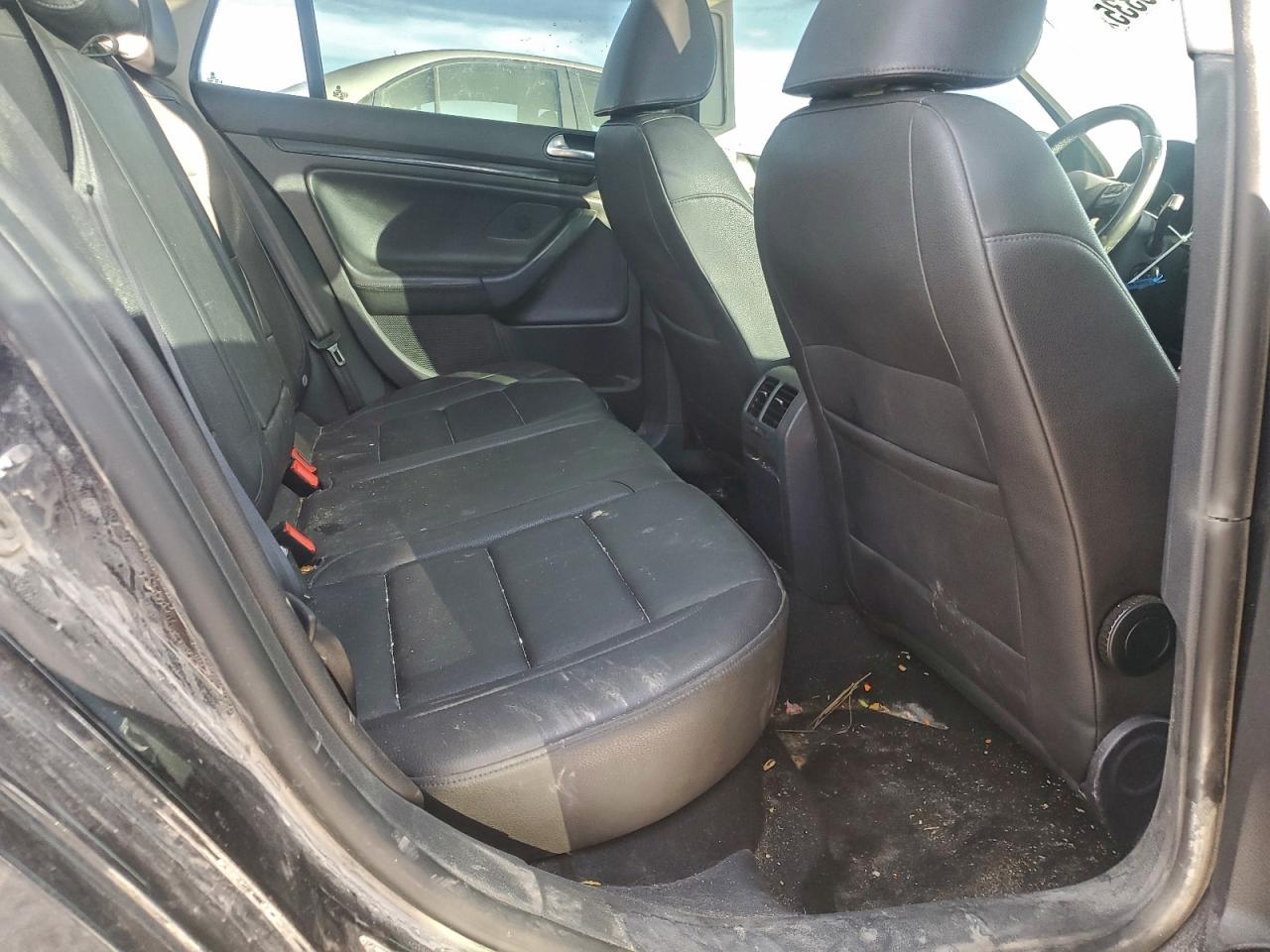 2011 VOLKSWAGEN JETTA TDI photo 10