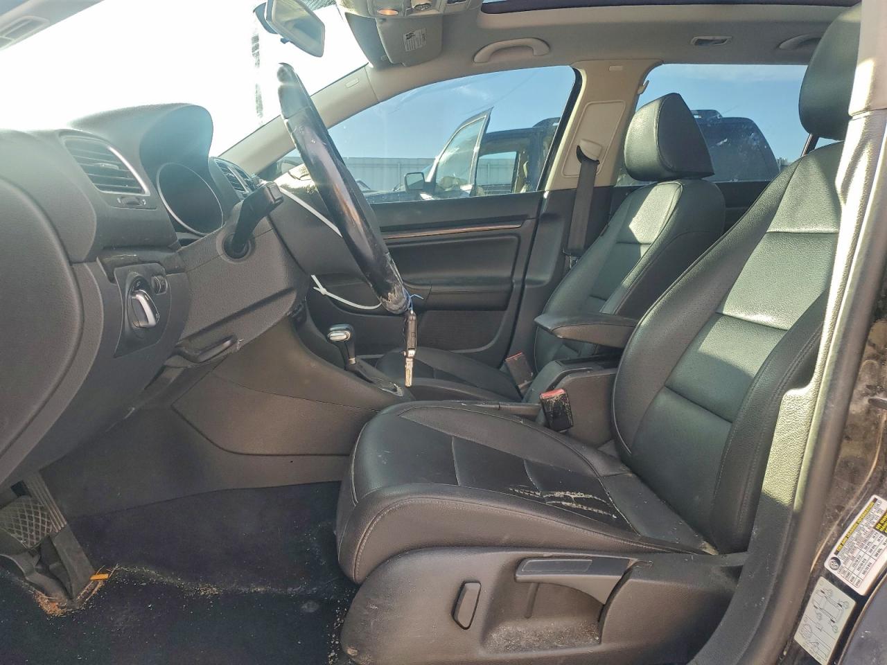 2011 VOLKSWAGEN JETTA TDI photo 7